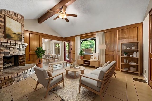 704 Whistler Drive, Arlington, TX 76006