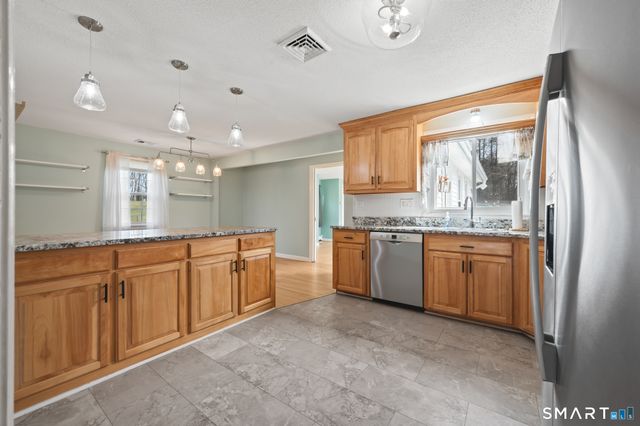 47 Eckert Road, Newington, CT 06111