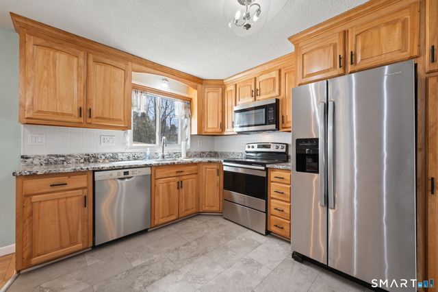 47 Eckert Road, Newington, CT 06111