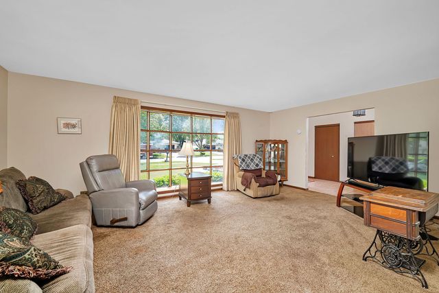 25408 W Willow Drive, Plainfield, IL 60544