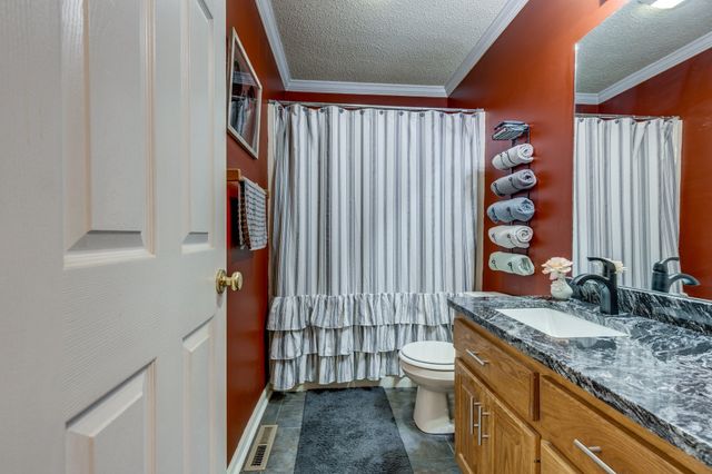 353 Major Rd, Cornersville, TN 37047