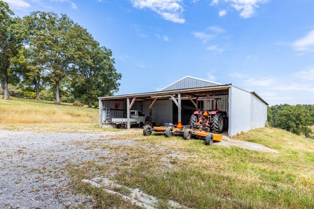 353 Major Rd, Cornersville, TN 37047