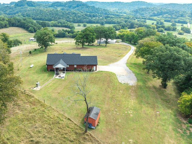 353 Major Rd, Cornersville, TN 37047