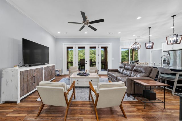 126 Morningside Dr, Hot Springs, AR 71913