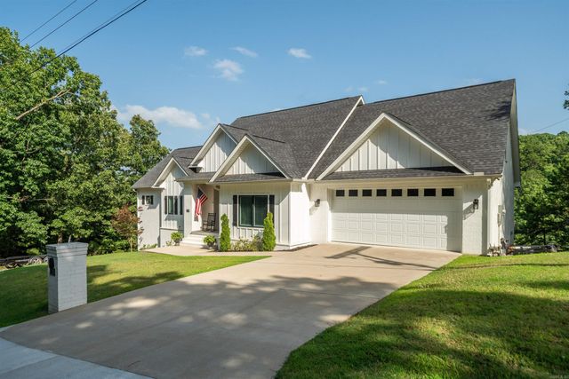 126 Morningside Dr, Hot Springs, AR 71913