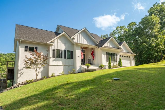 126 Morningside Dr, Hot Springs, AR 71913