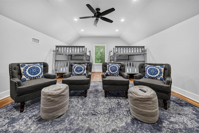 126 Morningside Dr, Hot Springs, AR 71913