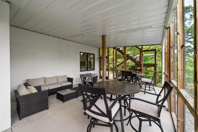126 Morningside Dr, Hot Springs, AR 71913