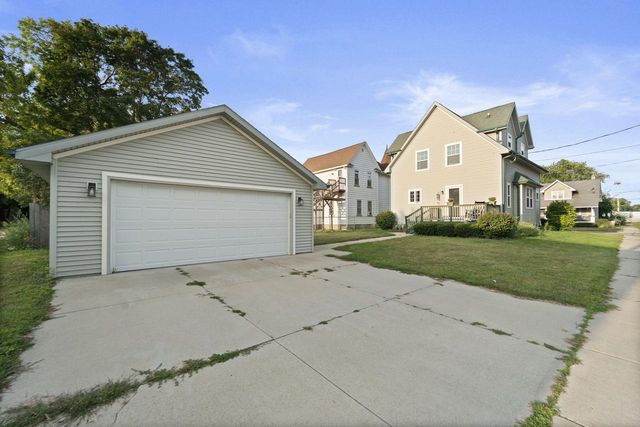 6105 25th AVENUE, Kenosha, WI 53143