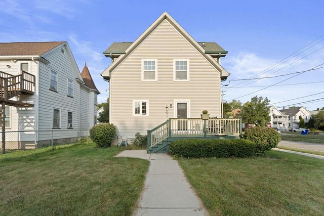 6105 25th AVENUE, Kenosha, WI 53143