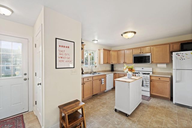 6105 25th AVENUE, Kenosha, WI 53143