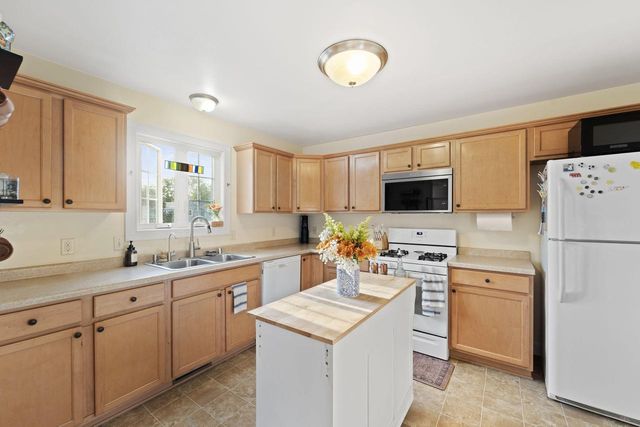 6105 25th AVENUE, Kenosha, WI 53143