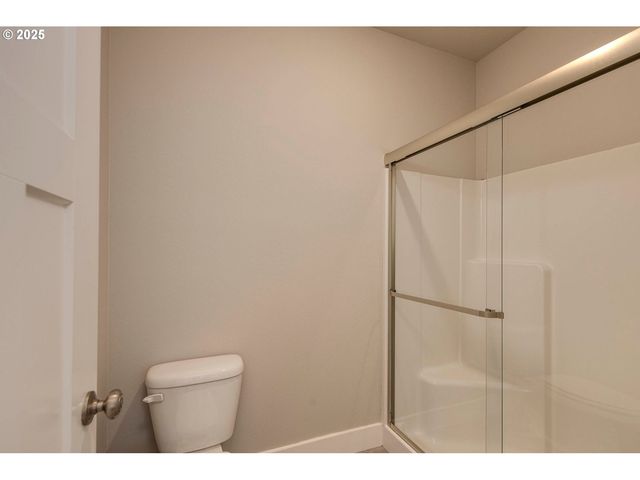 1099 Ne REGAN HILL Loop, Estacada, OR 97023