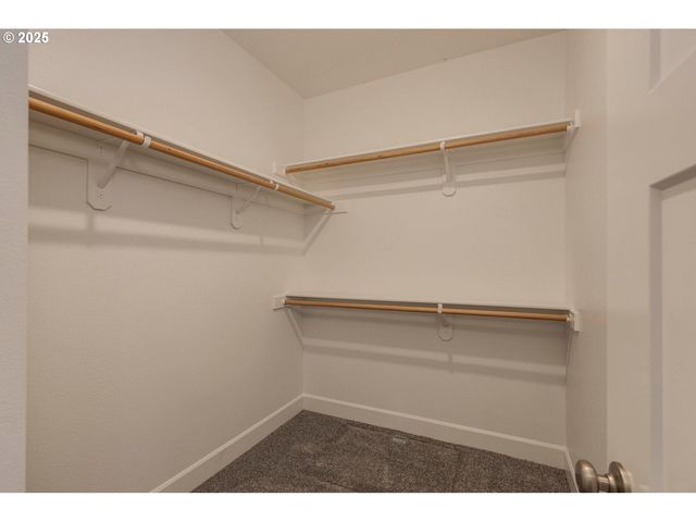 1099 Ne REGAN HILL Loop, Estacada, OR 97023