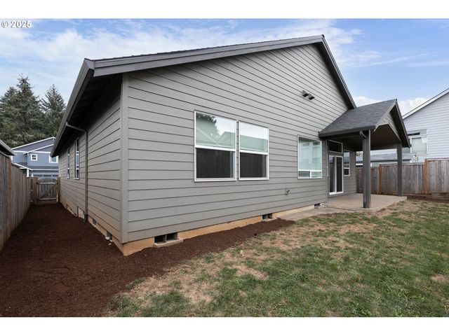 1099 Ne REGAN HILL Loop, Estacada, OR 97023