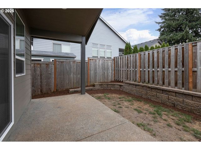 1099 Ne REGAN HILL Loop, Estacada, OR 97023