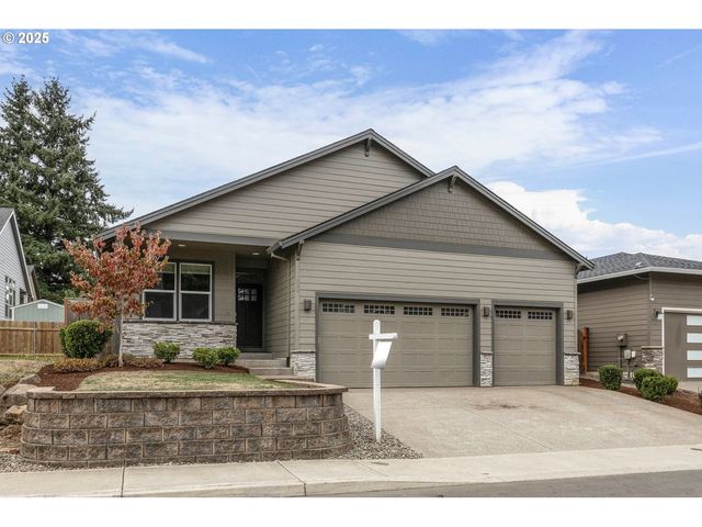1099 Ne REGAN HILL Loop, Estacada, OR 97023