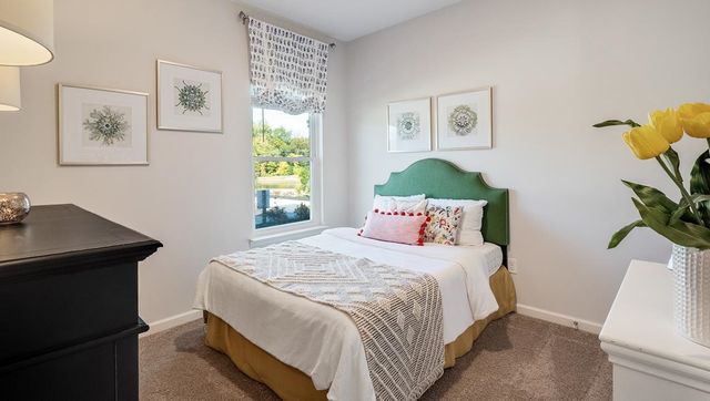 605 RIVERDALE DR, Oakland, TN 38060