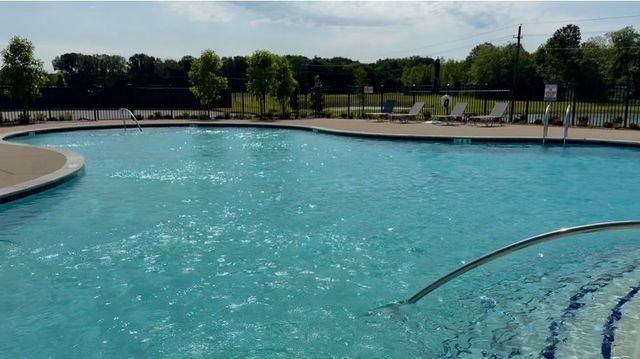 605 RIVERDALE DR, Oakland, TN 38060