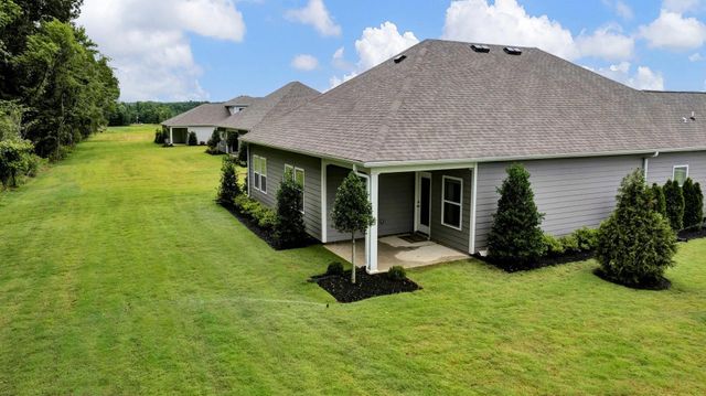 605 RIVERDALE DR, Oakland, TN 38060