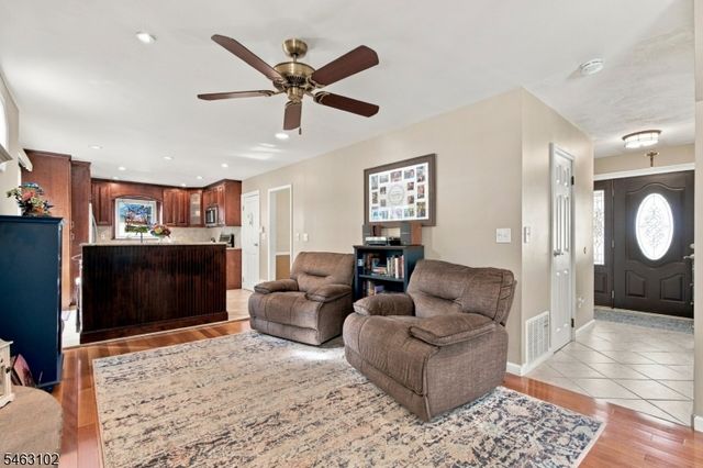 42 Circle Dr, Rockaway Twp., NJ 07866
