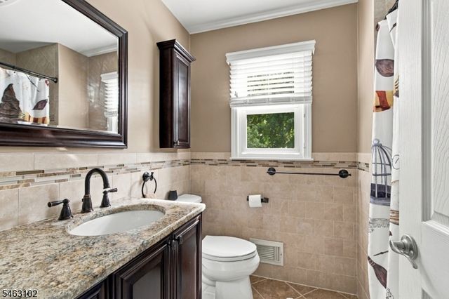 42 Circle Dr, Rockaway Twp., NJ 07866