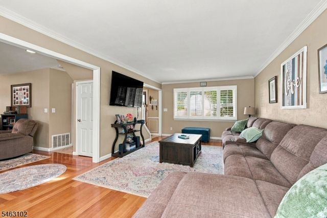 42 Circle Dr, Rockaway Twp., NJ 07866