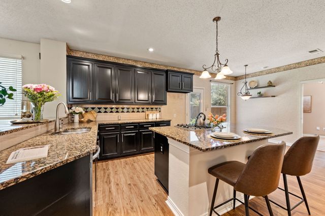 6605 Fox Glen Drive, Arlington, TX 76001
