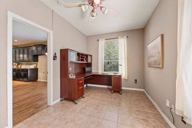 6605 Fox Glen Drive, Arlington, TX 76001
