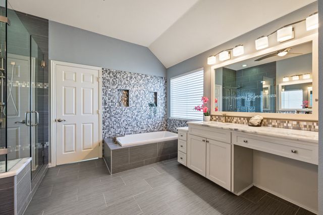 6605 Fox Glen Drive, Arlington, TX 76001