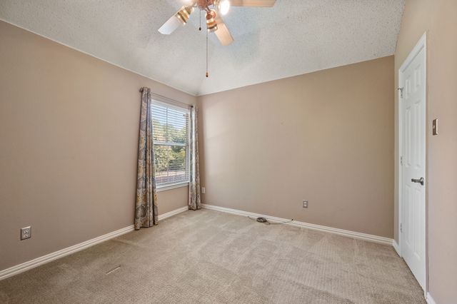 6605 Fox Glen Drive, Arlington, TX 76001