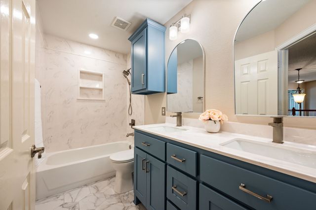 6605 Fox Glen Drive, Arlington, TX 76001