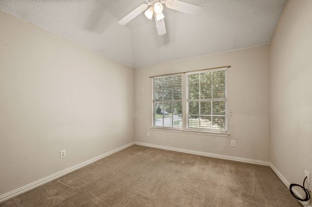 6605 Fox Glen Drive, Arlington, TX 76001