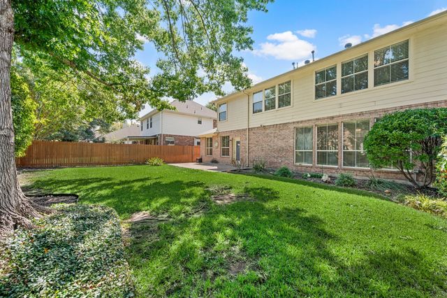 6605 Fox Glen Drive, Arlington, TX 76001