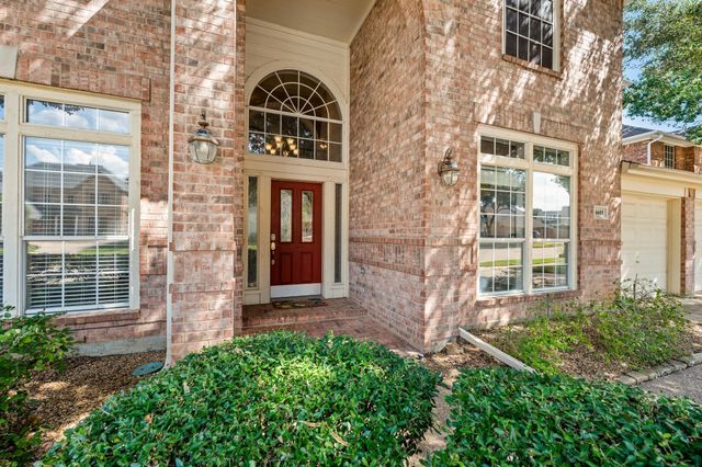 6605 Fox Glen Drive, Arlington, TX 76001