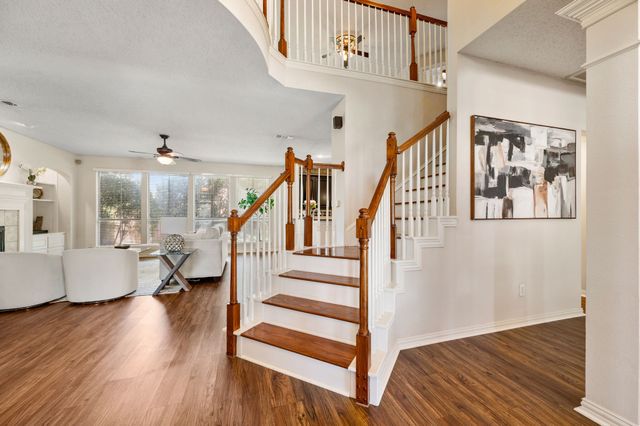 6605 Fox Glen Drive, Arlington, TX 76001