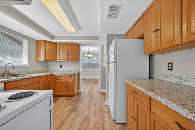 10402 Gulfstream Lane, Sugar Land, TX 77498