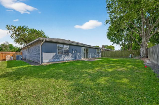 10402 Gulfstream Lane, Sugar Land, TX 77498