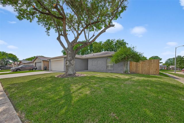 10402 Gulfstream Lane, Sugar Land, TX 77498