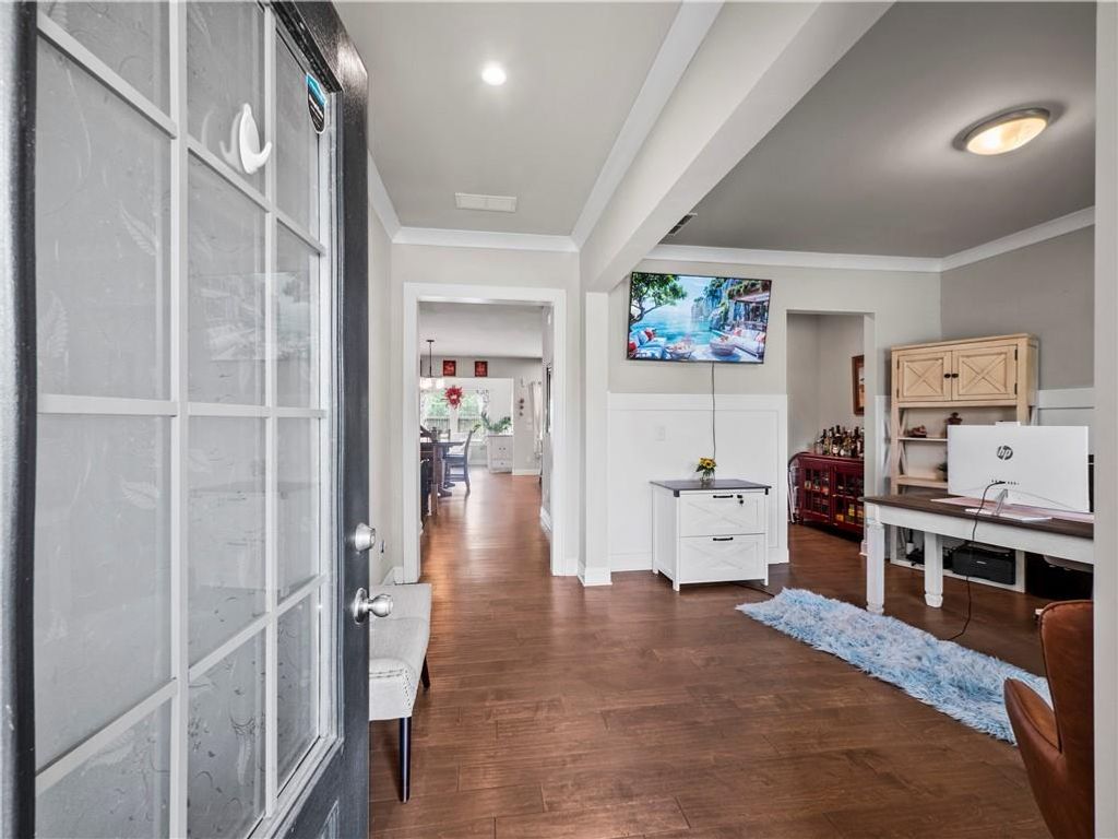 Image 12 of property listing at 5730 Arbor Green Circle, Sugar Hill, GA 30518