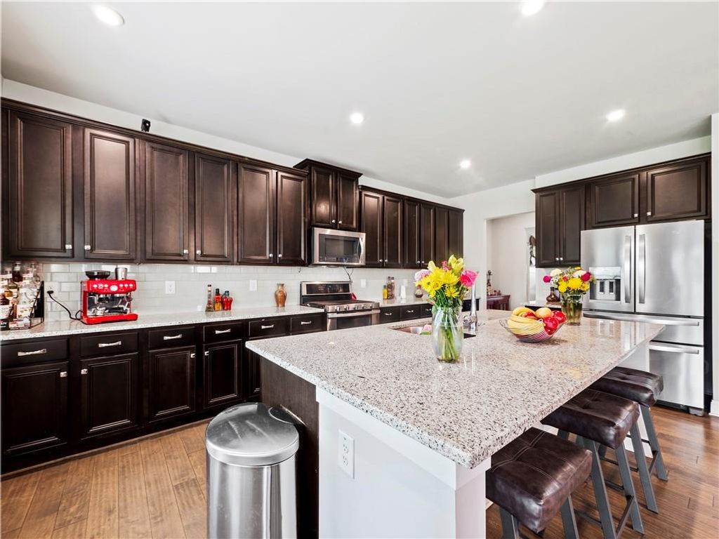 Image 19 of property listing at 5730 Arbor Green Circle, Sugar Hill, GA 30518