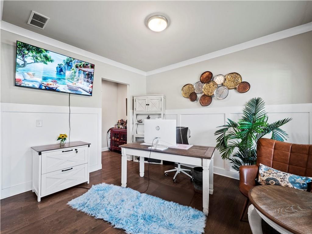 Image 21 of property listing at 5730 Arbor Green Circle, Sugar Hill, GA 30518