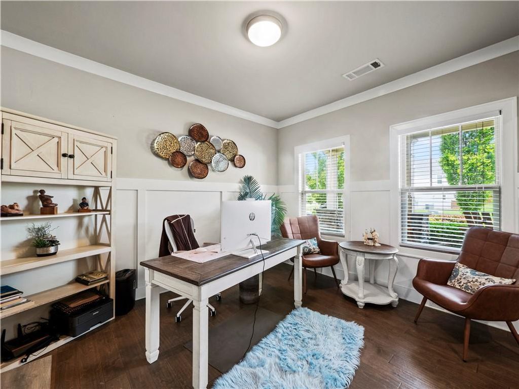 Image 24 of property listing at 5730 Arbor Green Circle, Sugar Hill, GA 30518