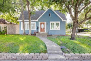 6204 Kirby Drive, Houston, TX 77005