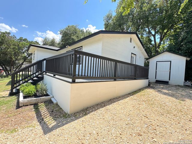 387 Lake Park Loop, Canyon Lake, TX 78133