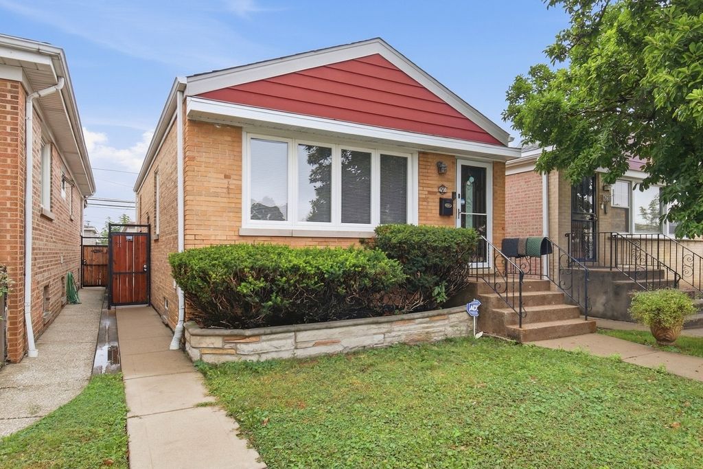 6230 W Foster Avenue, Chicago, IL 60630 — exterior