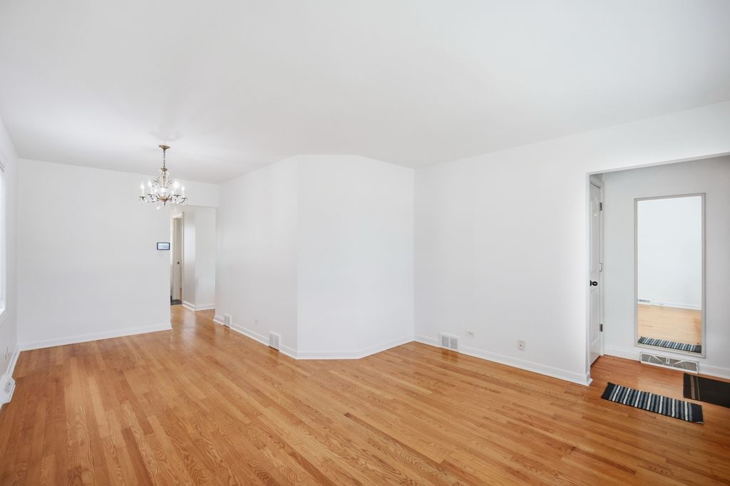 6230 W Foster Avenue, Chicago, IL 60630 — photo 2