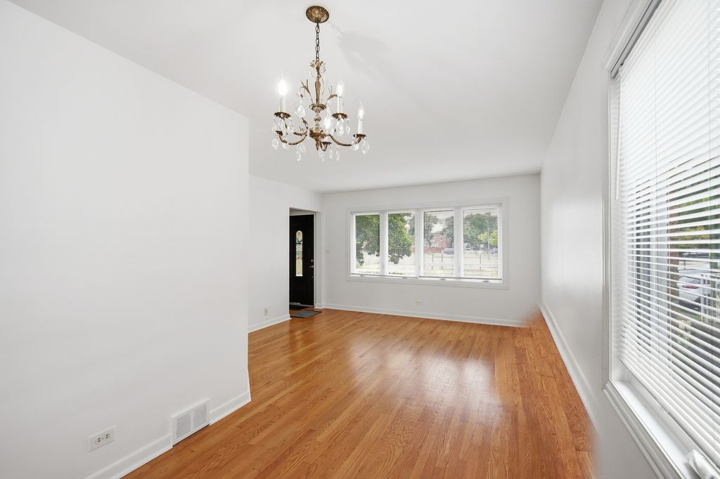 6230 W Foster Avenue, Chicago, IL 60630 — photo 3