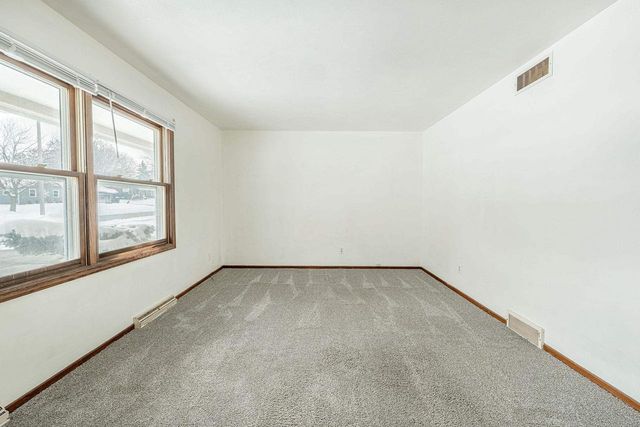 195 ASH Street, Oregon, WI 53575