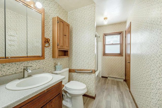 195 ASH Street, Oregon, WI 53575